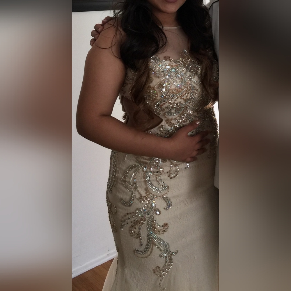 Dress - Picture 3 of 4